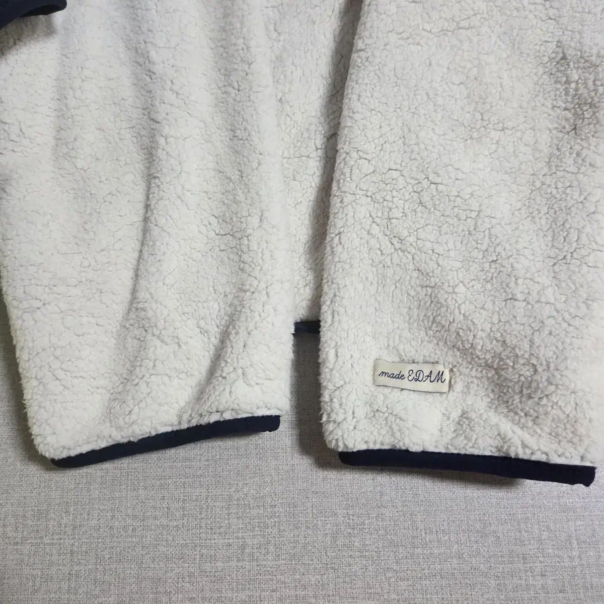  IU プレゼント フリース アイボリー Mサイズ ザ ム その他 タレントグッズ