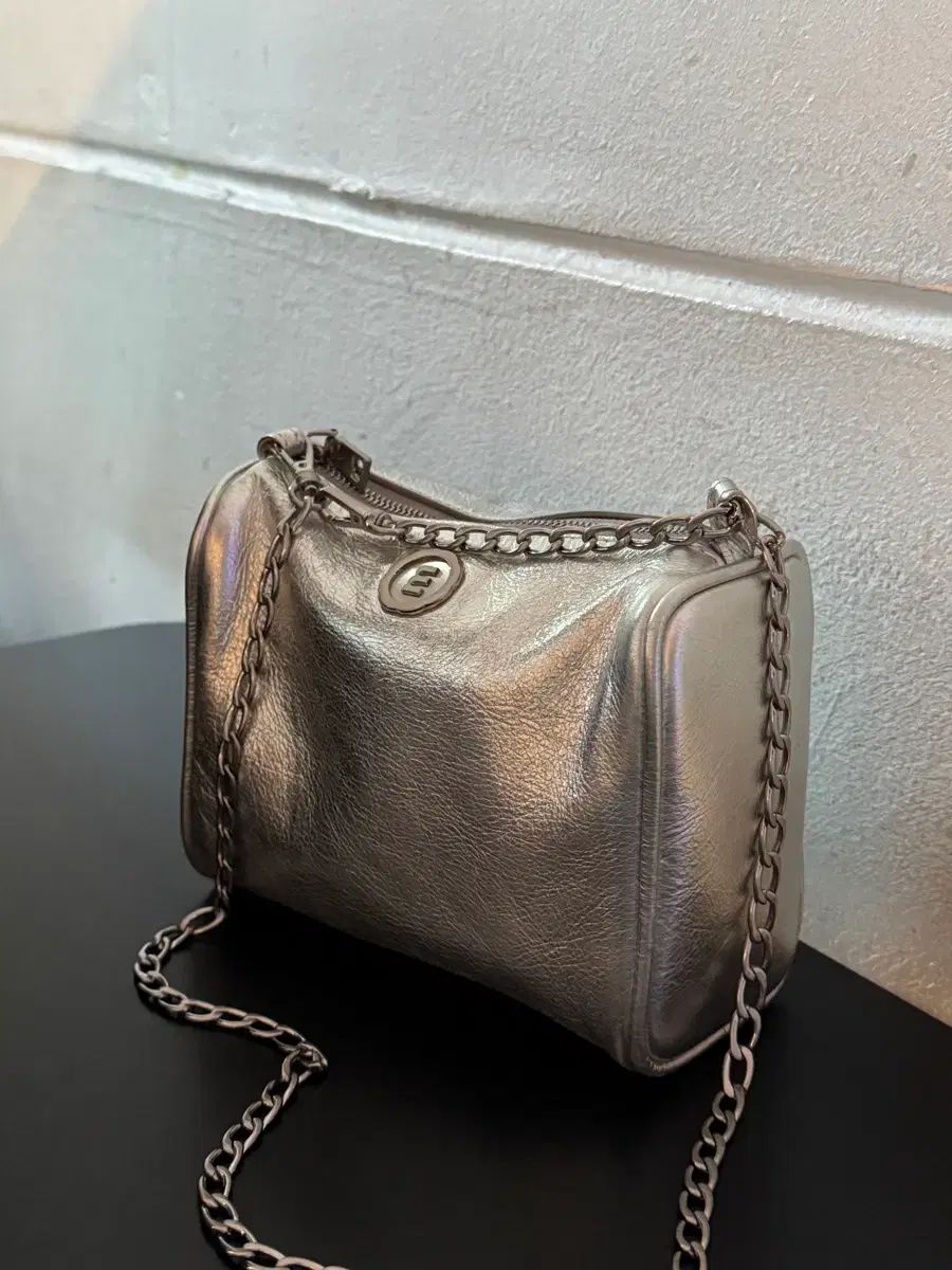 MINITMUTE brett ミニバック シルバー