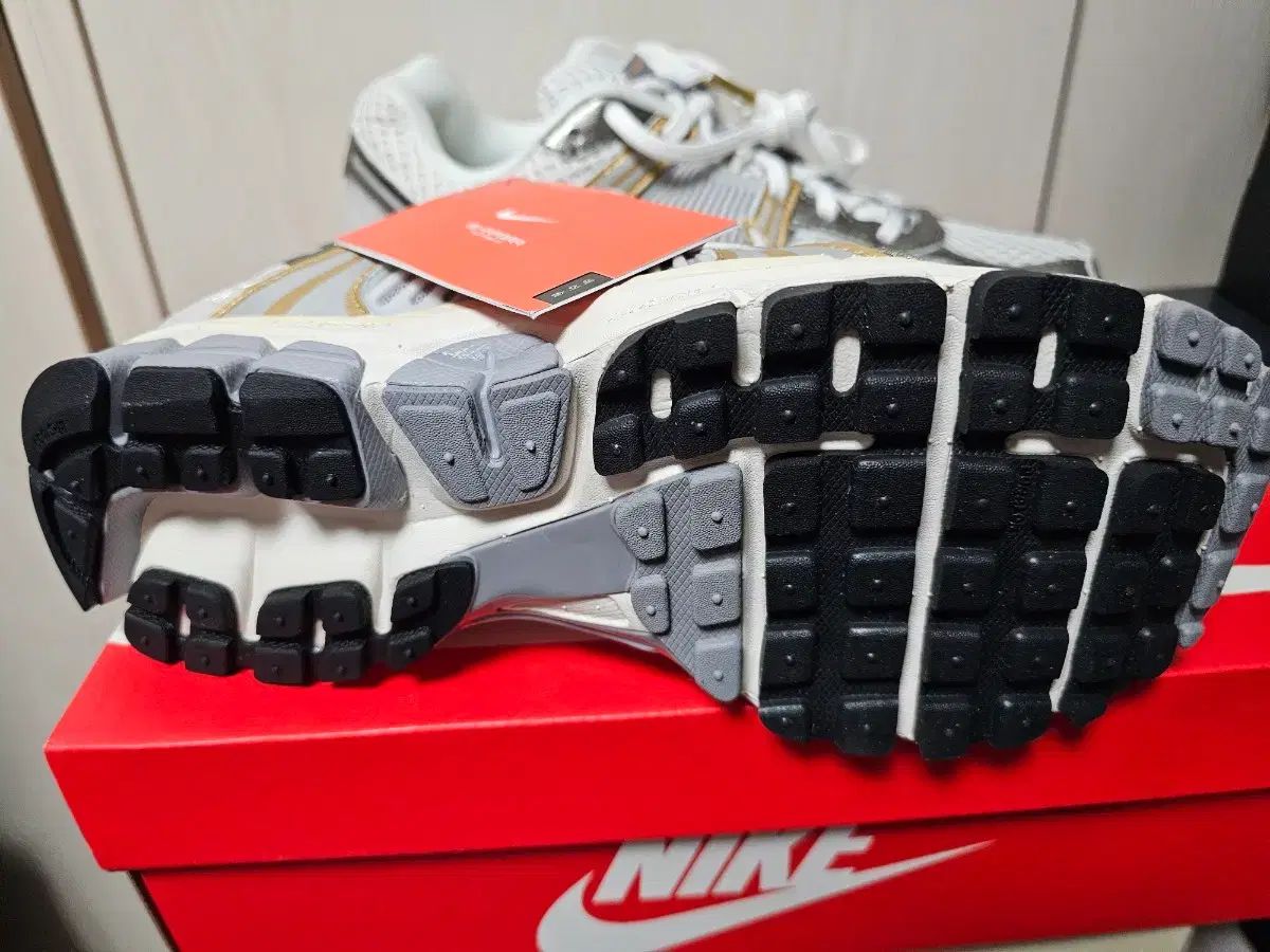 快適でスタイルの良いスニーカー