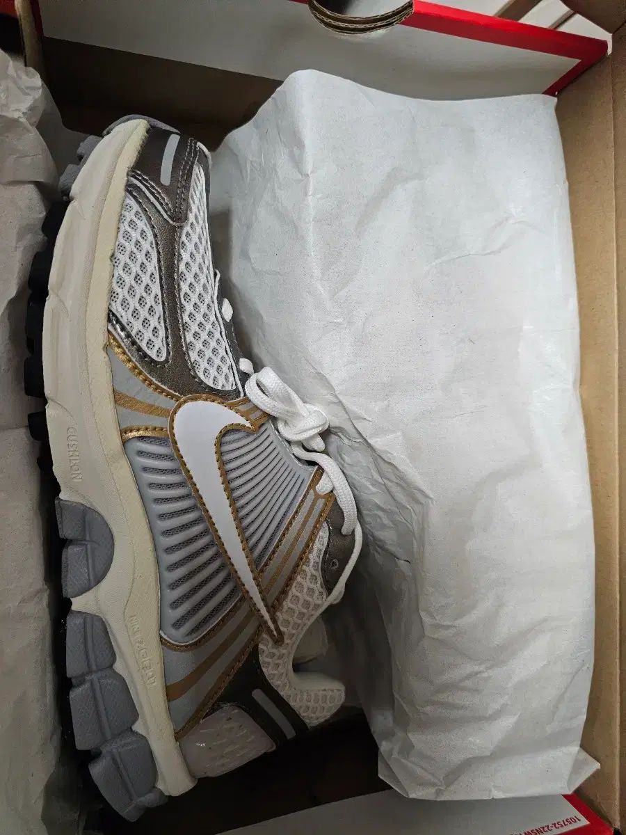  ナイキ ズーム ボメロ 5 プラチナム 260 快適でスタイルの良いスニーカー スニーカー 靴