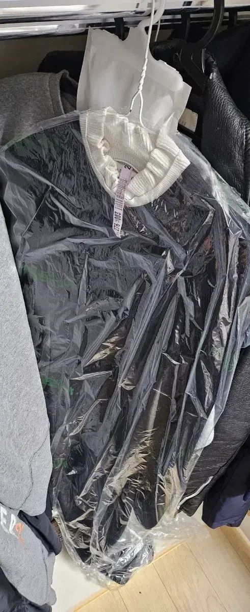 サンドロ ONE PIECE クリーニング済