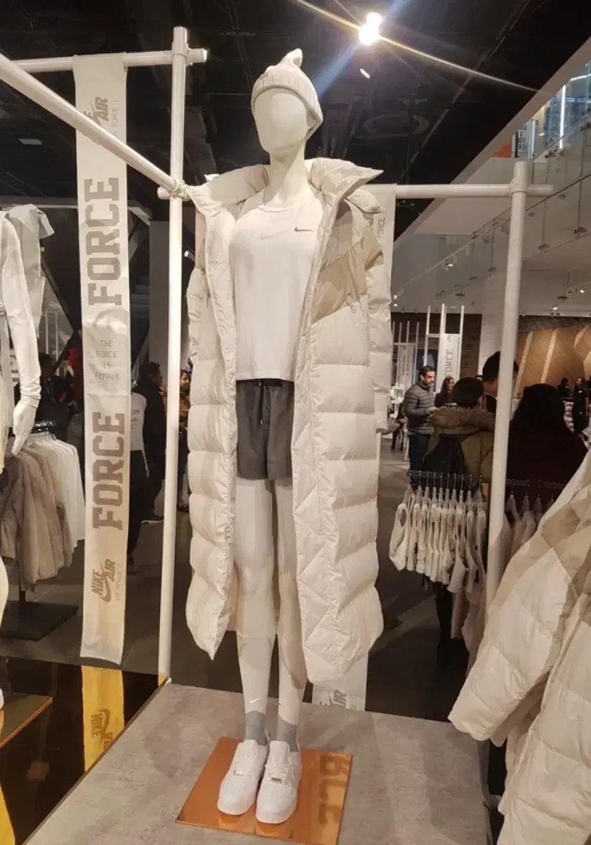 ナイキ ウィメンズ ロング ダウンジャケット