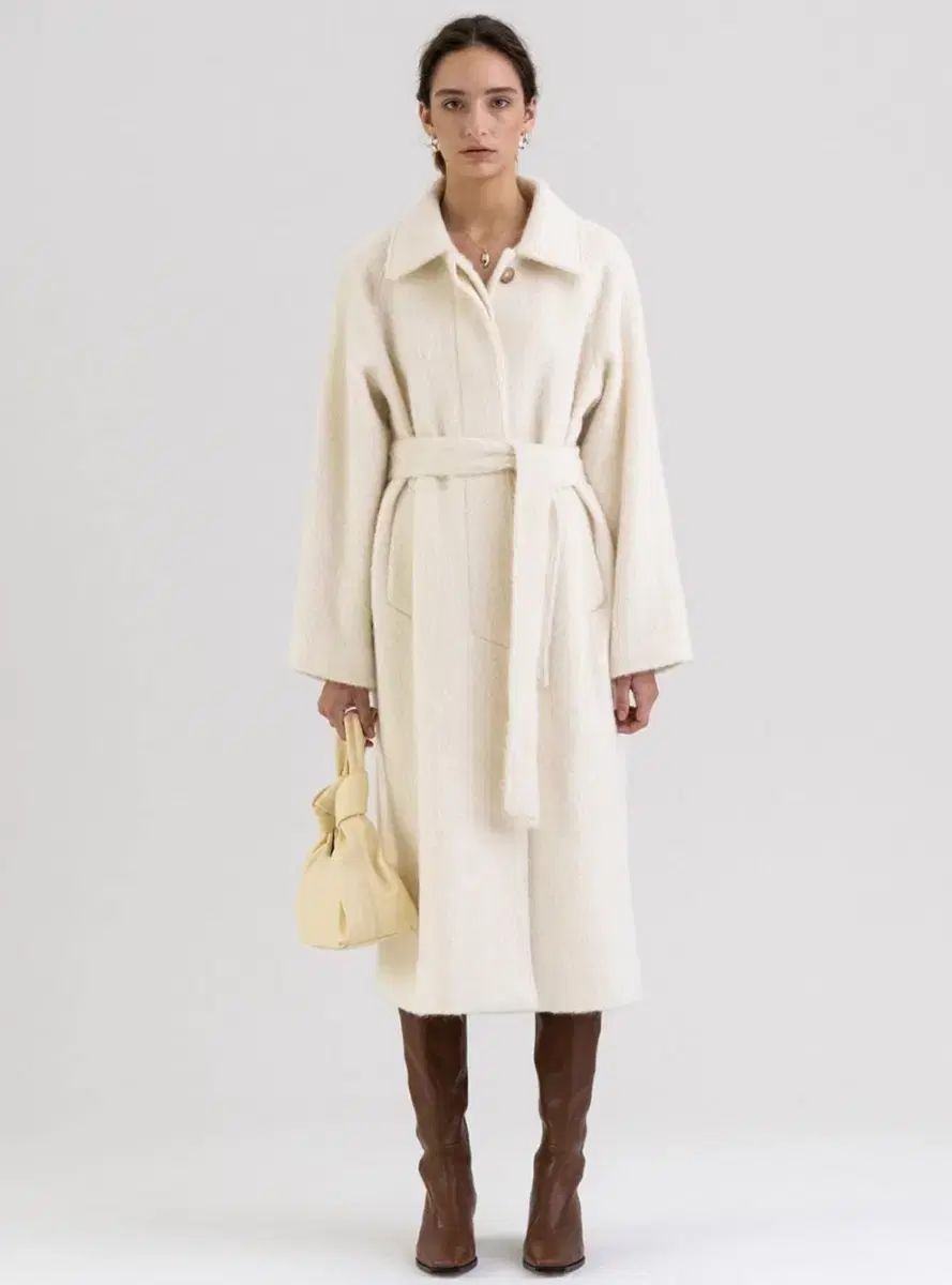 キンダーサルモン アルパカ パーカ