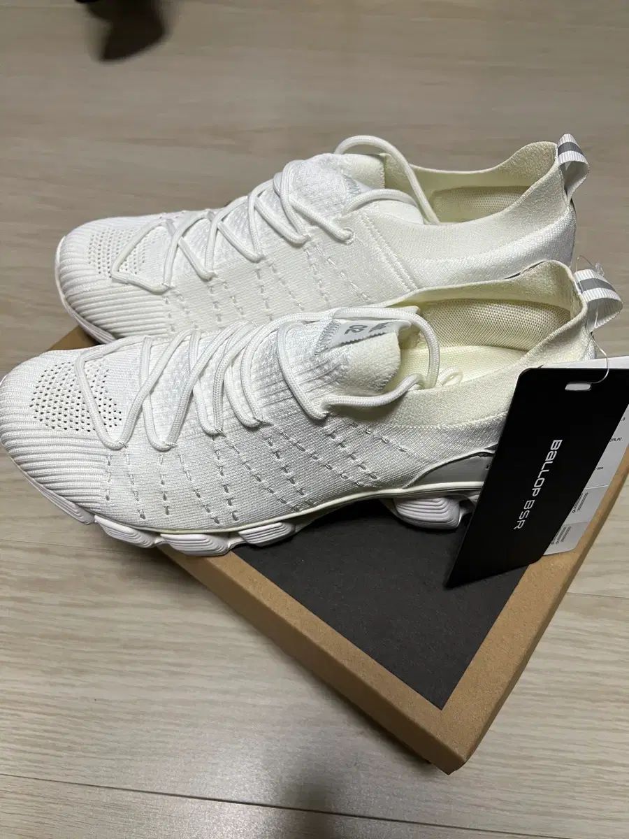 BALLOP T-BAT 2.0 白 ランニングシューズ 275 mm