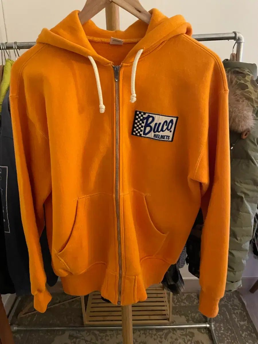 ブコ buco フードジップアップ