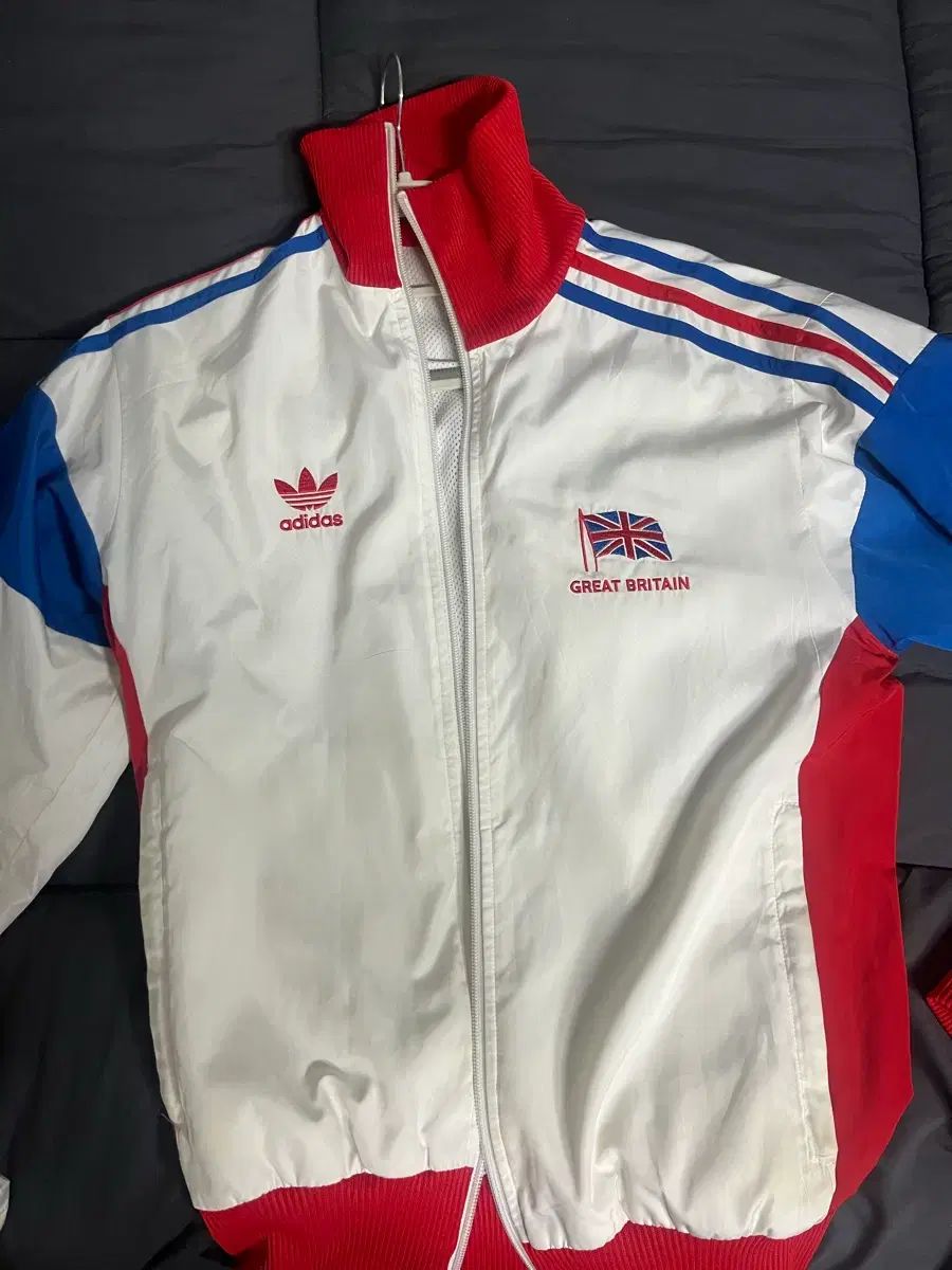 海外モデル adidas 旧英国 ウィンドブレーカー