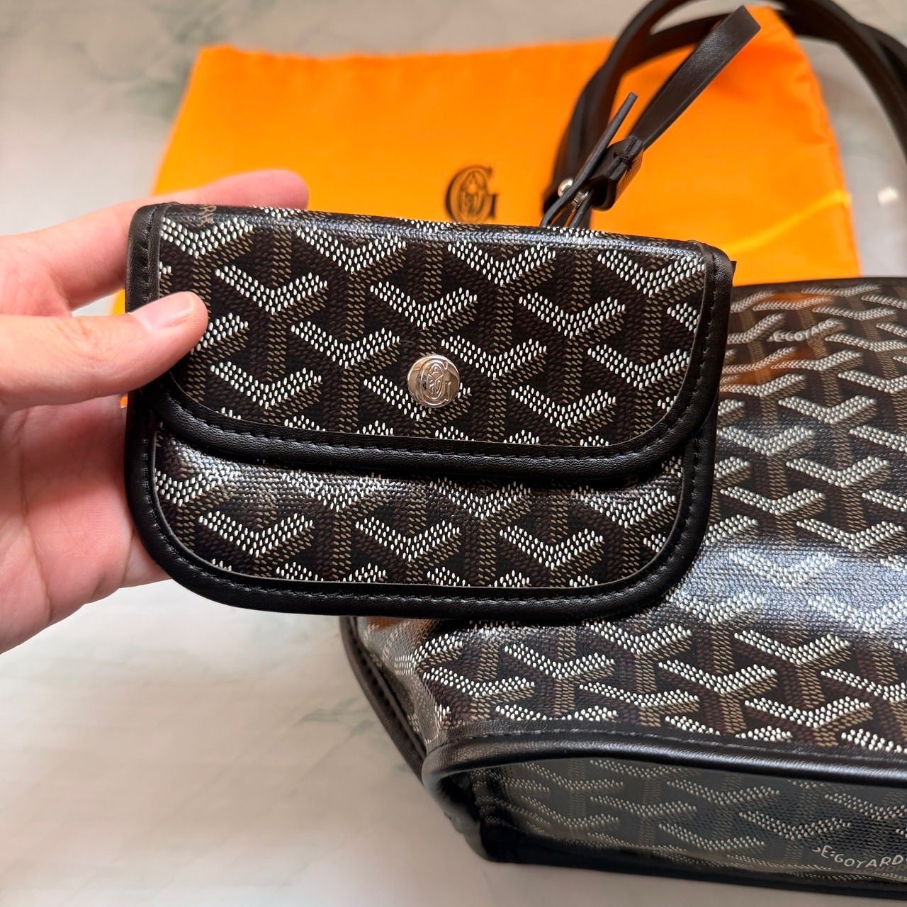 ポーチ付き ブラック