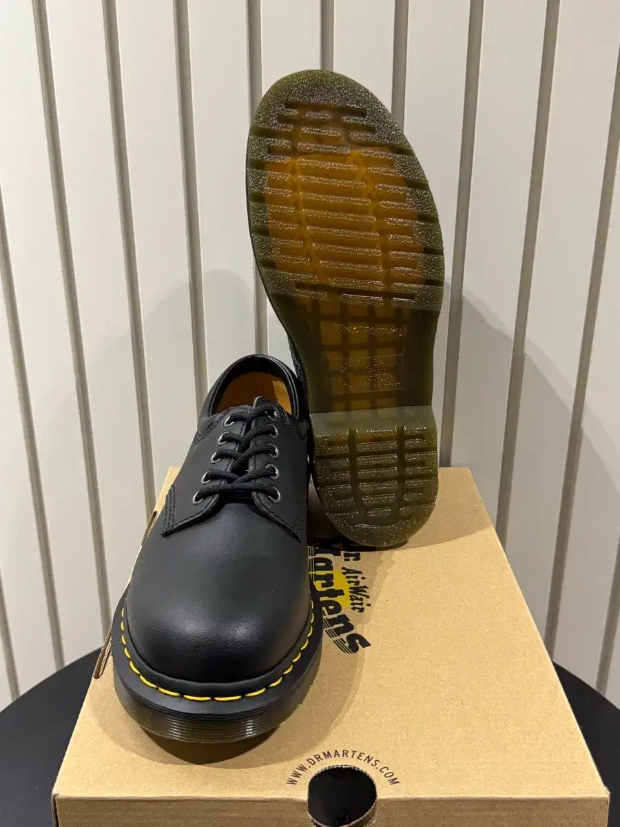 DR. MARTENS ドクターマーチン 8053 ナッパ UK 8