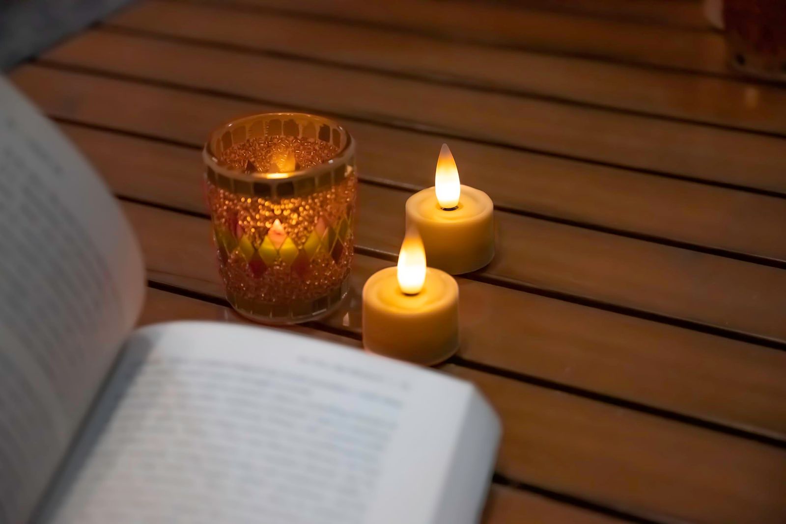  充電ベース 火気レス安心設計 時間使用 130 時間 連続 3 USB 満充 タイマー付き ケーブル同梱 アイボリー リモコン 佛用 デコレーション両対応 移動炎再現 D 1 4 個セット 6 インチ ティーライトキャンドル LED その他 文房具 事務用品