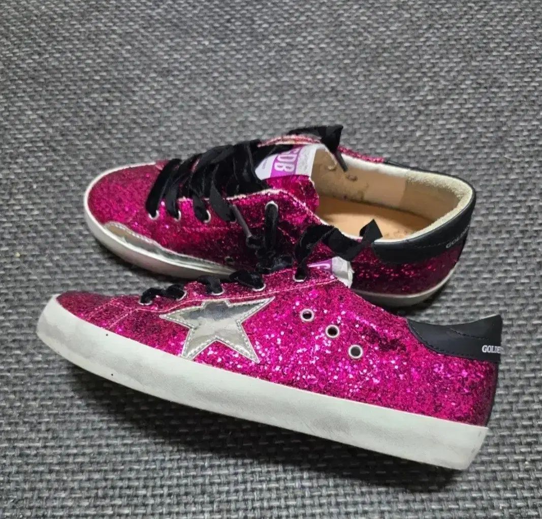 グリッター スニーカー