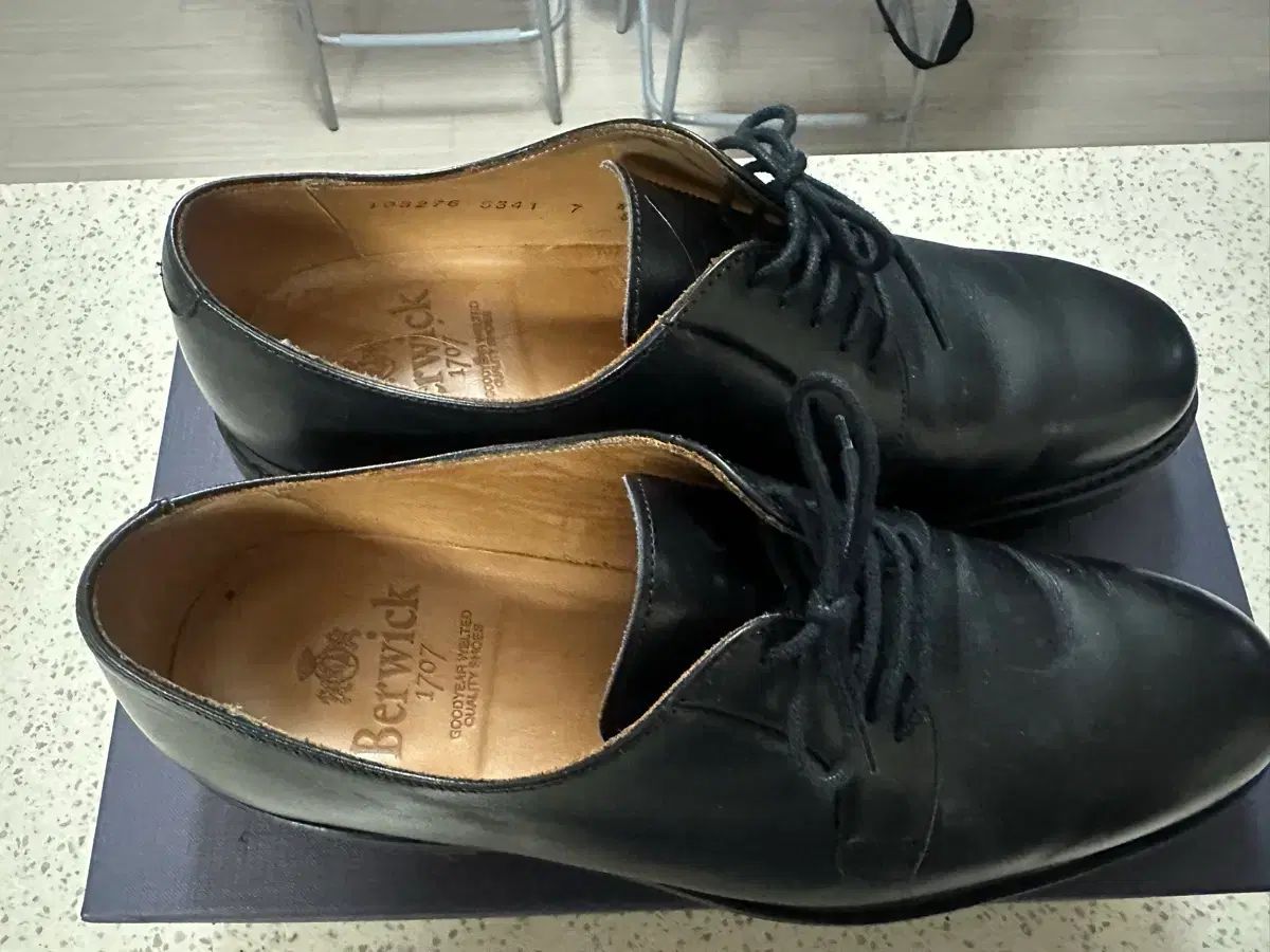 Berwick バーウィック 5341 マットブラック サイズ260