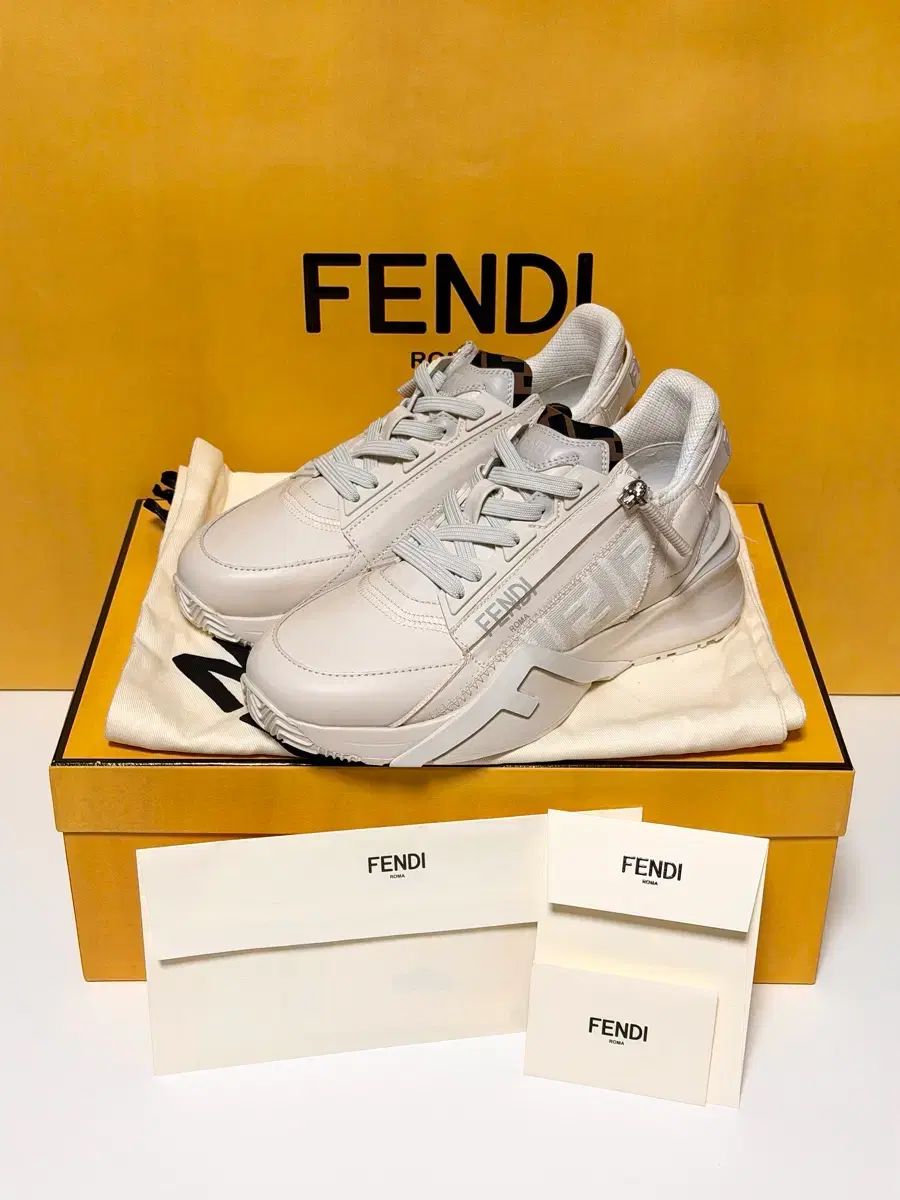 36 フェンディ フルイドフロー スニーカー アイボリー スニーカー 靴 メンズ