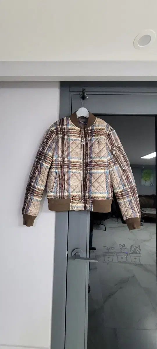 44 66スリム POLO RALPH LAUREN カラー デザイン フィットが美しいユニークなクロップド軽量ダウンジップアップジャケット