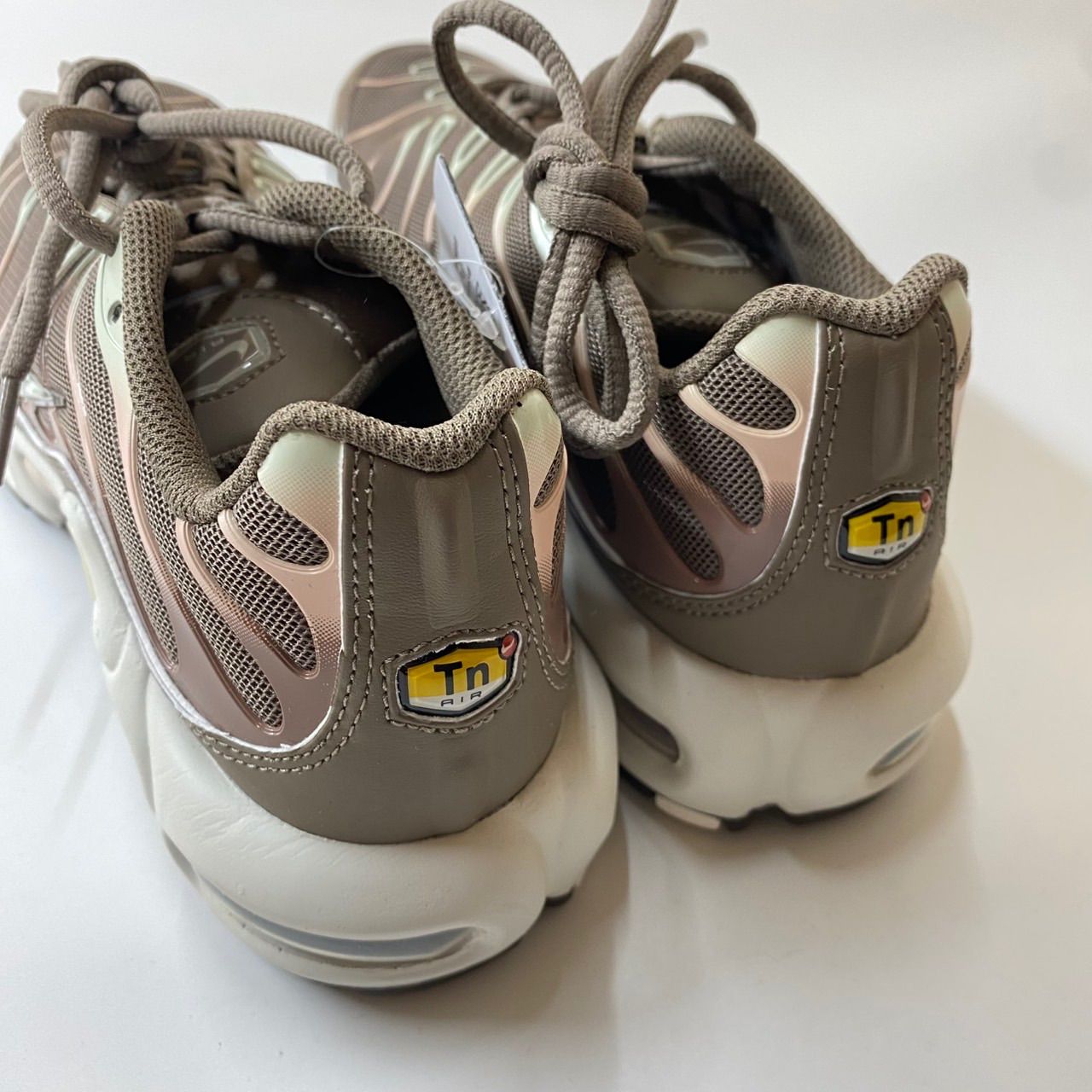 NIKE W AIR MAX PLUS ナイキ エア マックス プラス ミンクブラウン