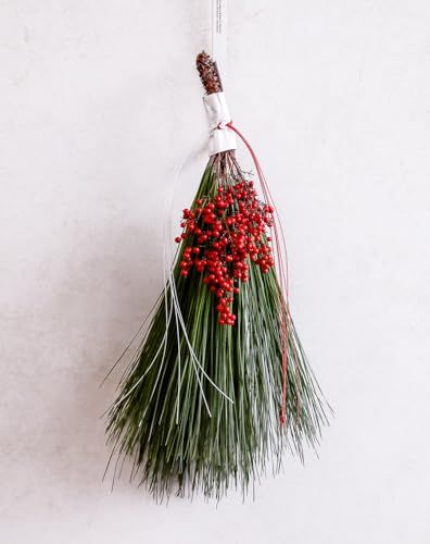 シンプルでオシャレなモダン正月リース 正月飾り 玄関飾り 正月 リース お正月 しめ縄 御幣付き 大根締め 大根注連 神棚 輪飾り 門松 若松 神奈川の花屋 フローリストせきど 総理大臣賞受賞デザイナー監修 大王松 南天 紅白水引の和モダン飾り 彡