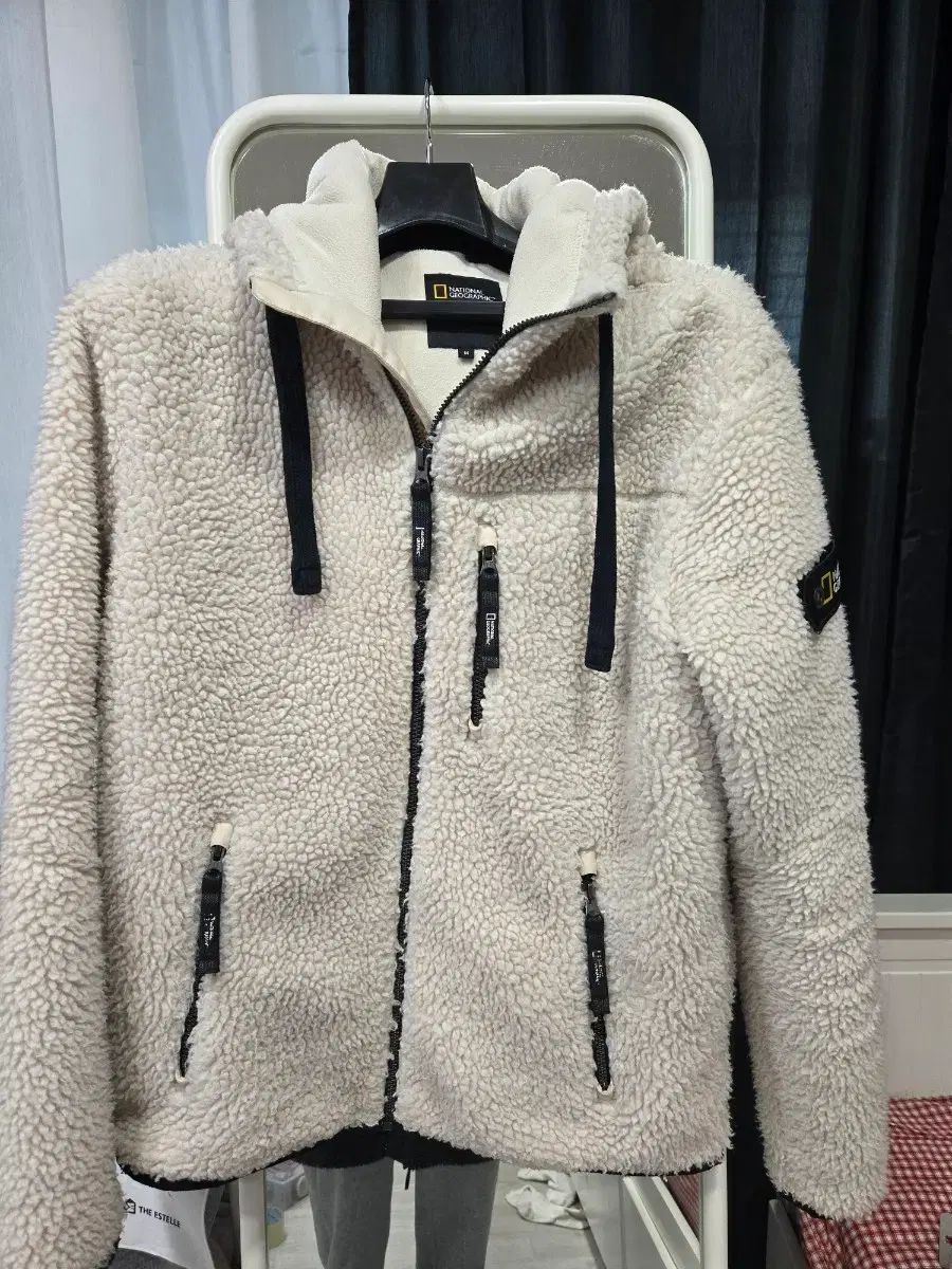 ナショナルジオグラフィック フリース アイボリー