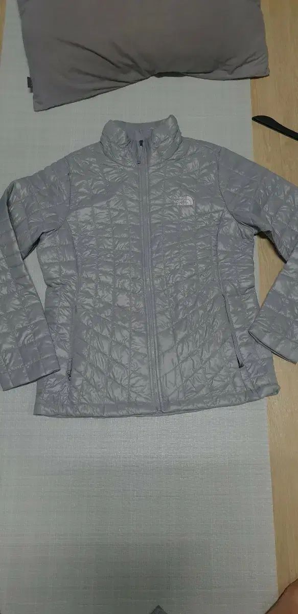 THE NORTH FACE ザノースフェイス THERMOBALL ECO 軽量 ダウン L