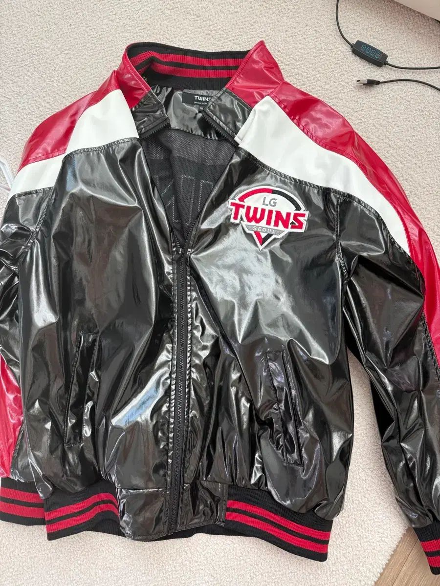 LGツインズ 秋冬 光沢 ジャケット アウター 105