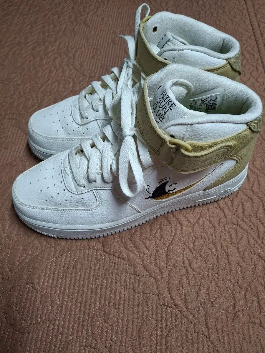 255 NIKE エアフォース1 ハイ サン クラブ 白 1206