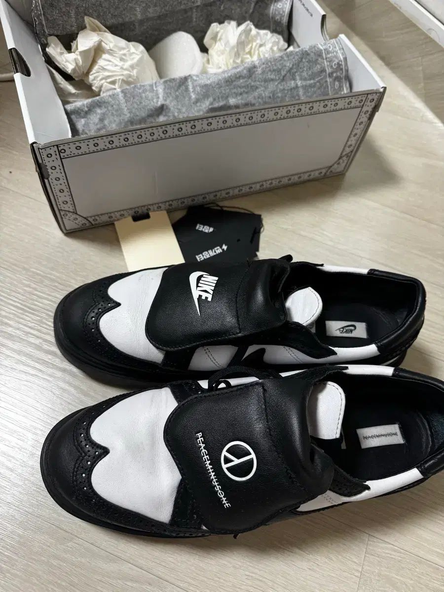 295 NIKE x KWONDO 1 ブラック - 白