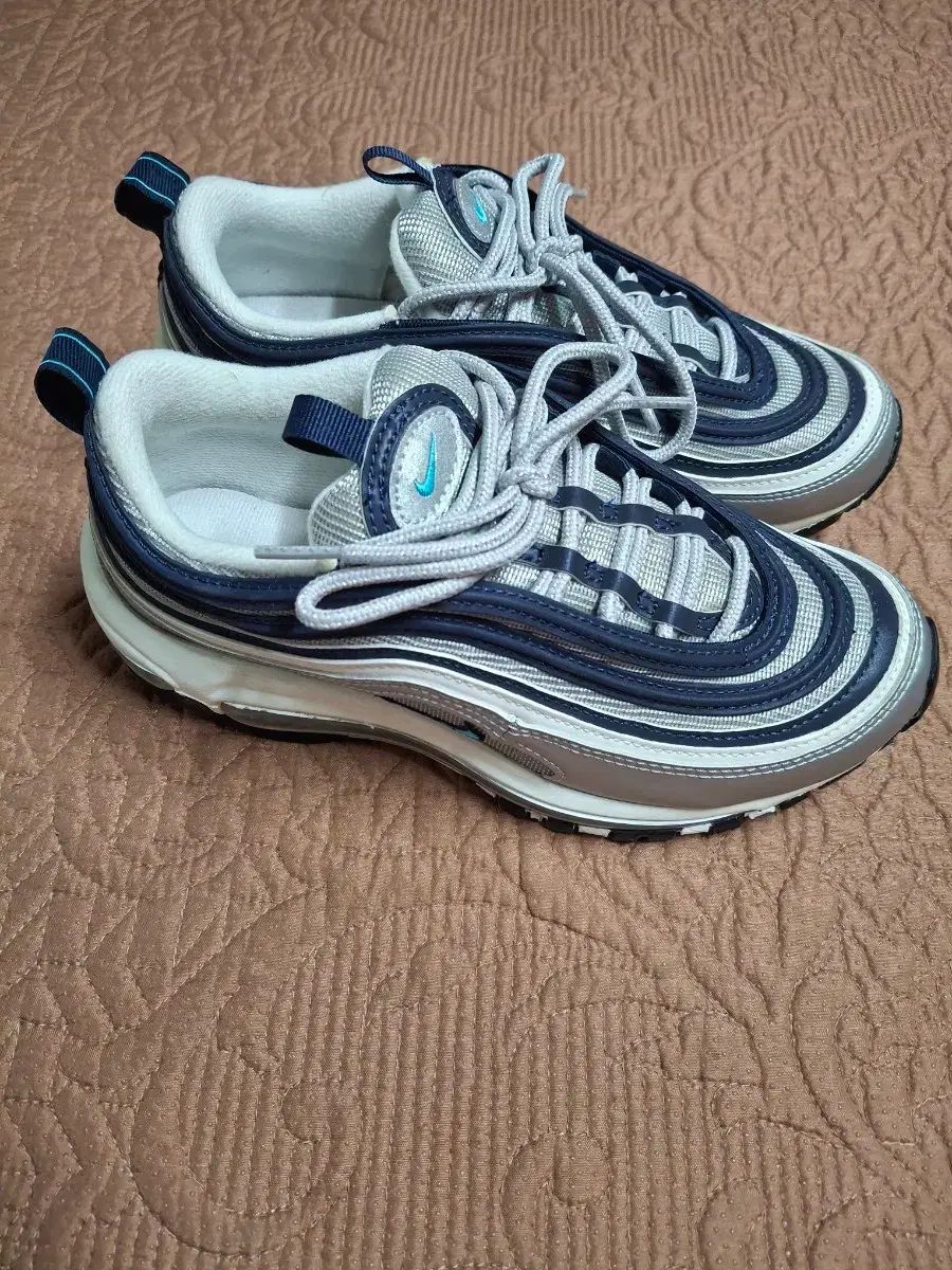 220 NIKE エアマックス 97 メタリック シルバー スニーカー 2216