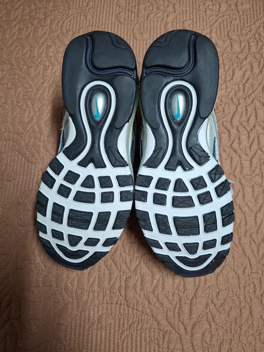  220 NIKE エアマックス 97 メタリック シルバー スニーカー 2216 スニーカー 靴