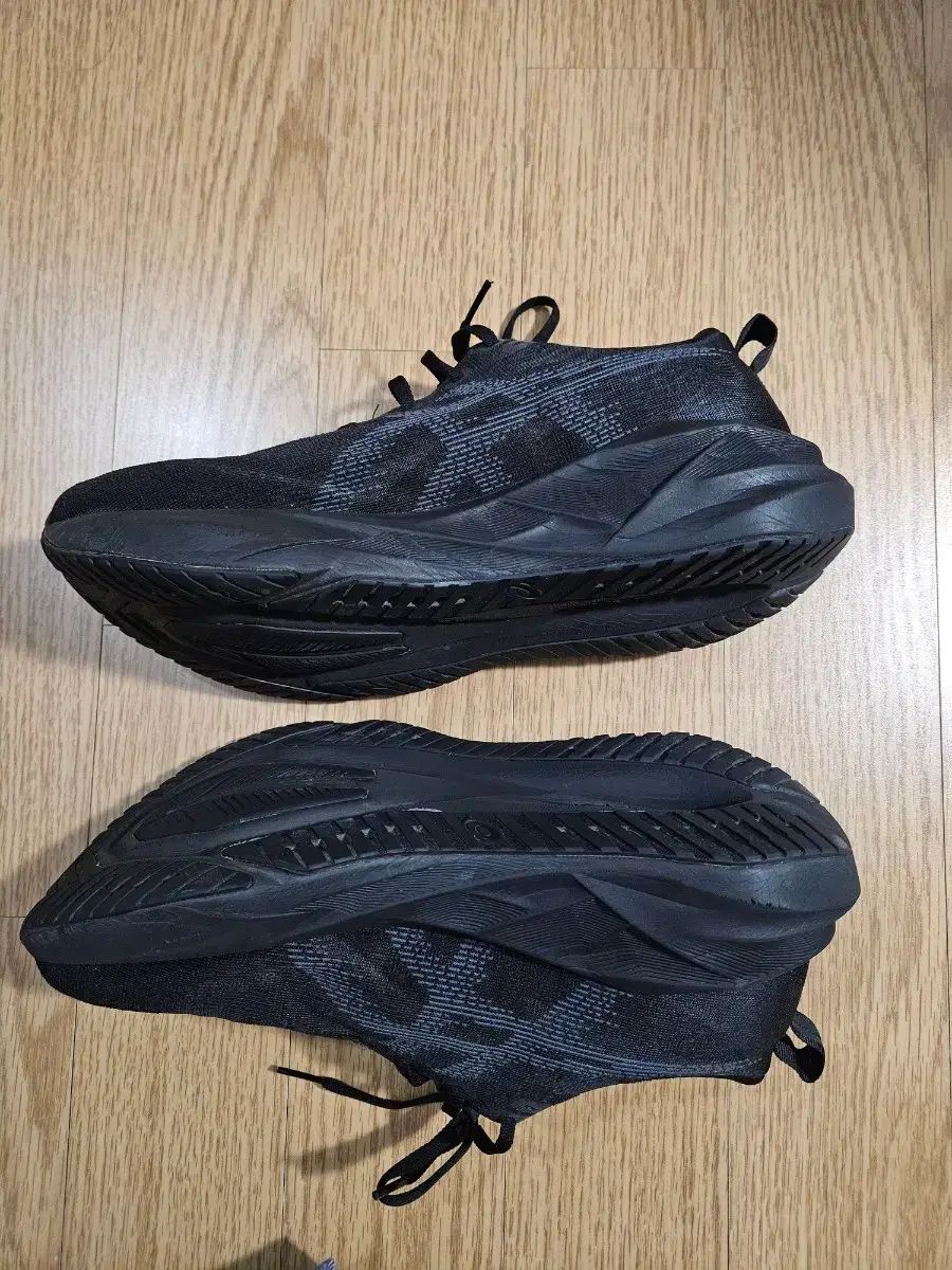 アシックス ノヴァブラスト