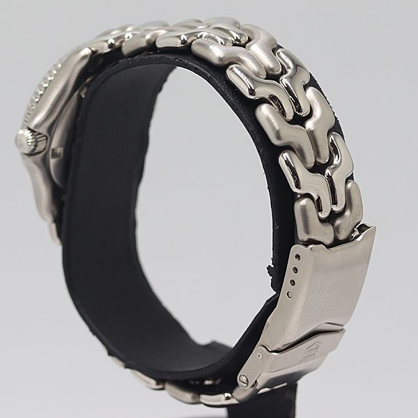 新品同様 稼働 タグホイヤー プロフェッショナル 200M WG131E QZ