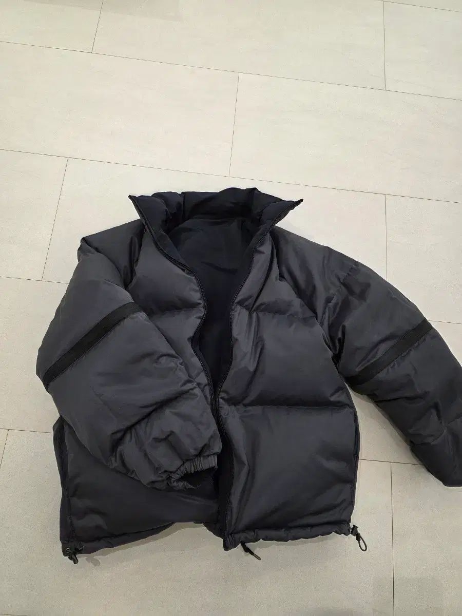 アクネストゥディオズ リバーシブル ダウンジャケット