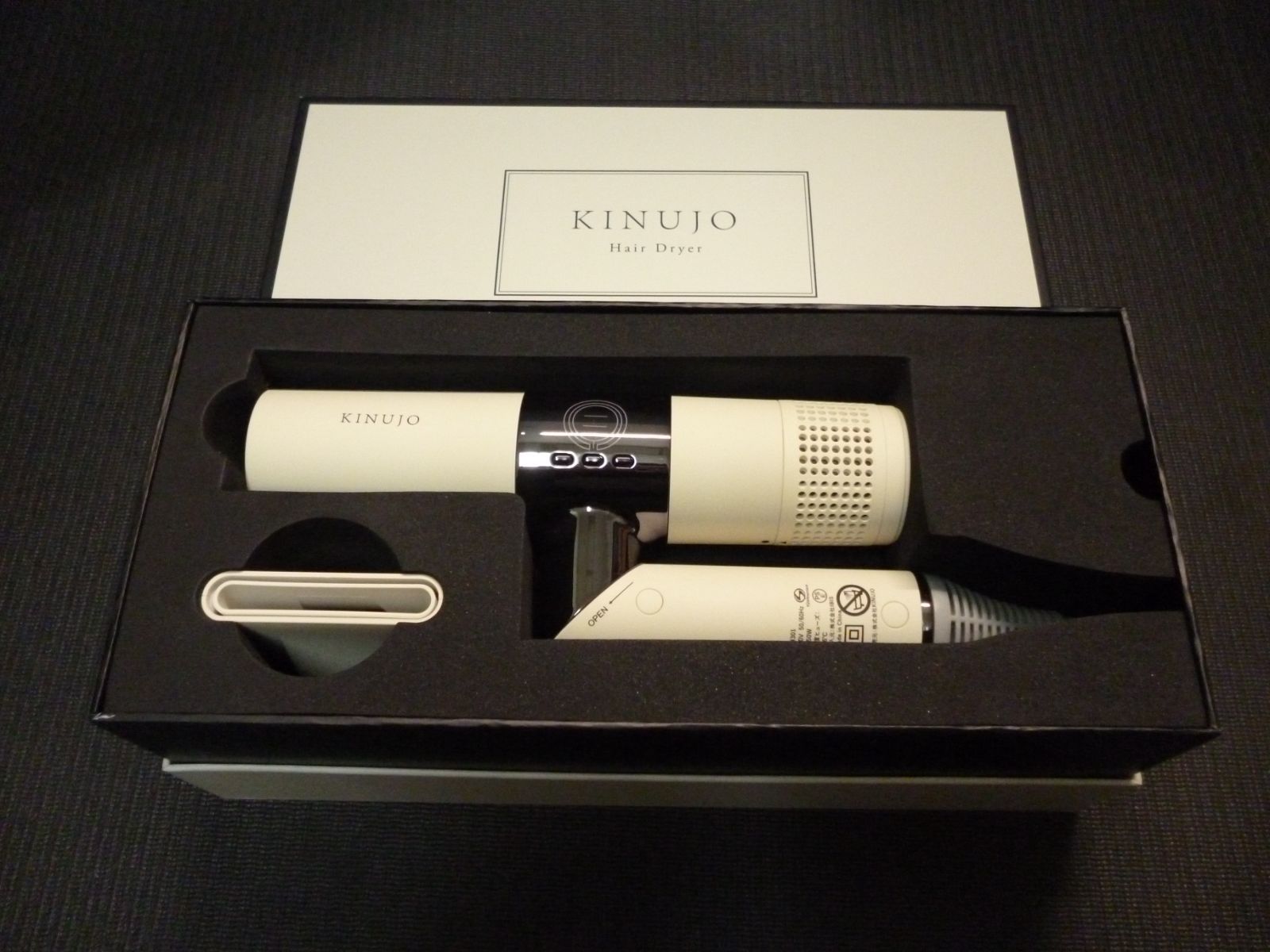 未使用品 KINUJO ヘアドライヤー ホワイト KH301 絹女 - メルカリ