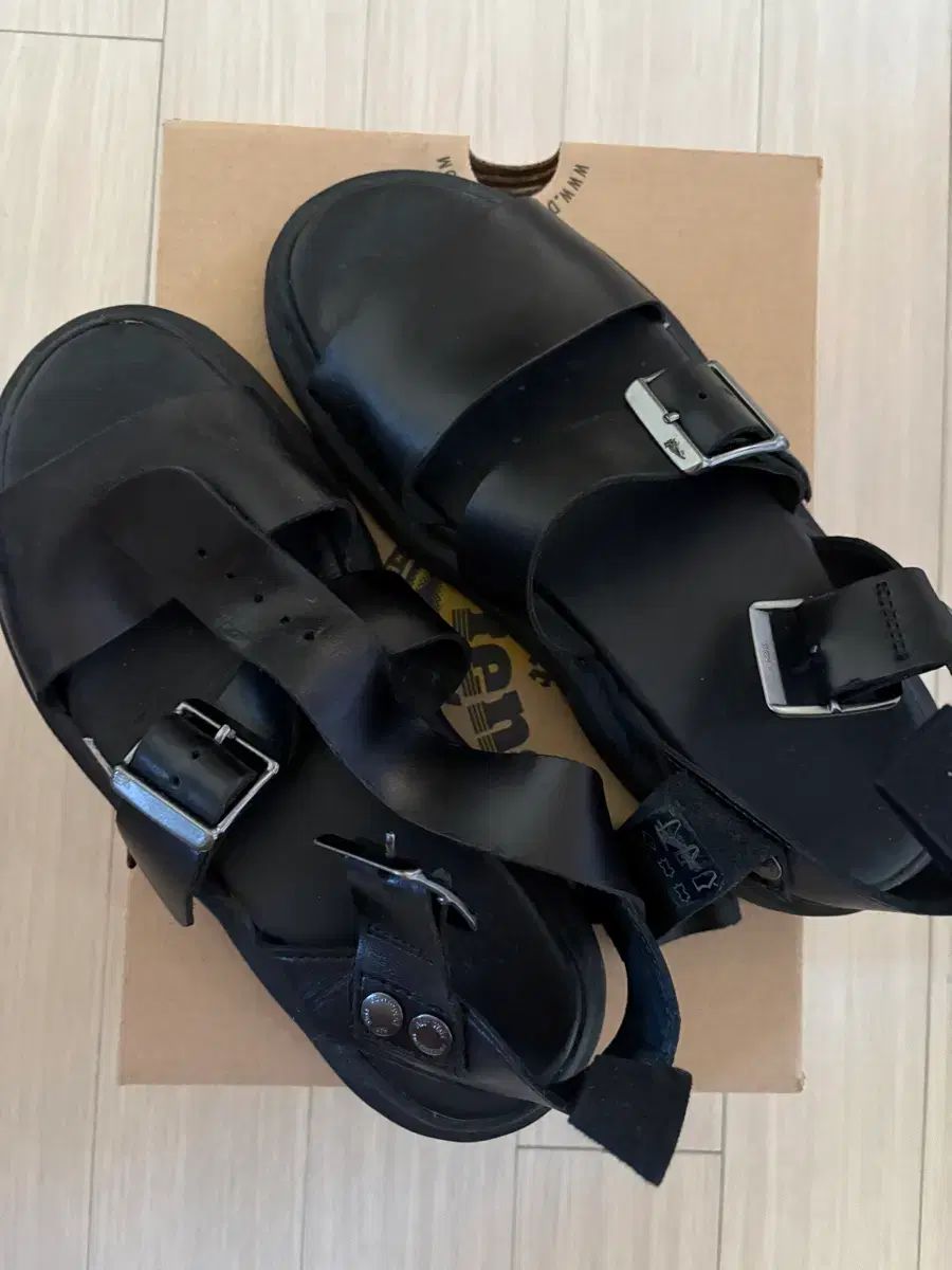 DR. MARTENS ドクターマーチン グリフォン ブラック UK 6 250