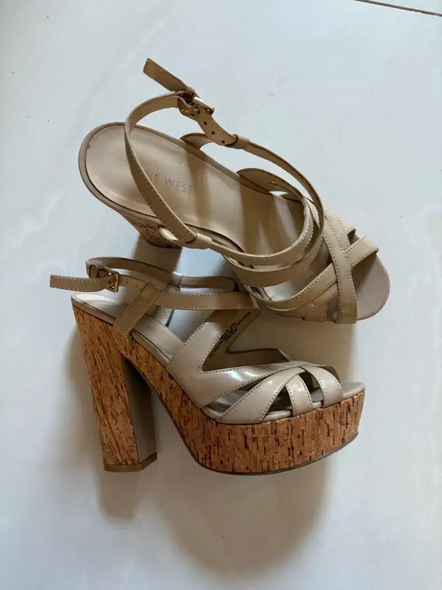 アトリエナイン コルク ヒール サンダル 250