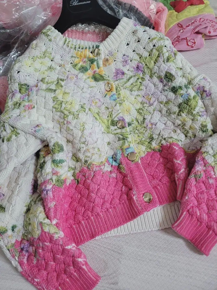 ブルーマリン フラワー ニット カーディガン ピンク