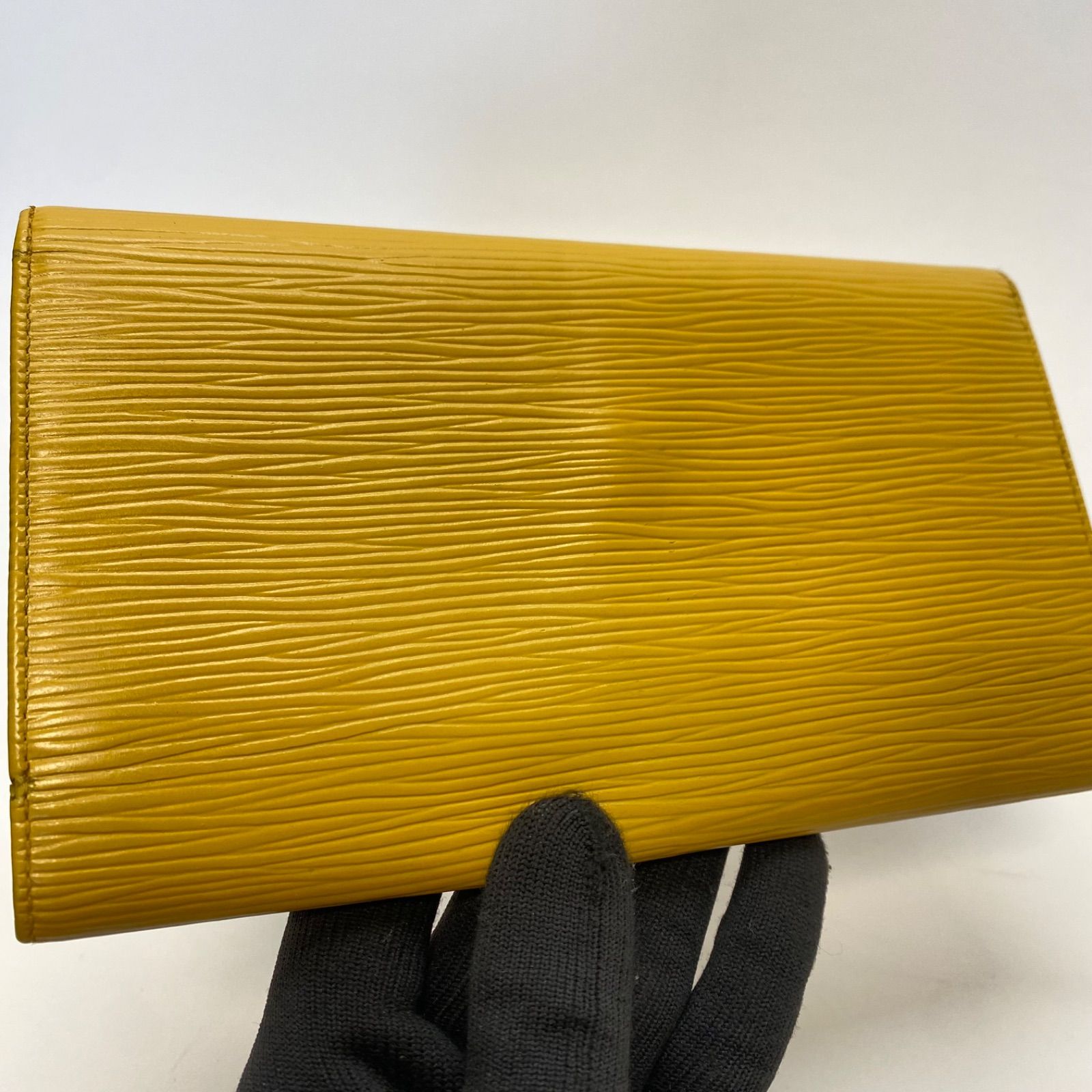 ルイヴィトン エピインターナショナル 三つ折り財布オキサイトイエロー 楽天市場】ルイ ヴィトン LOUIS VUITTON Wホック 三つ折り財布 エピ