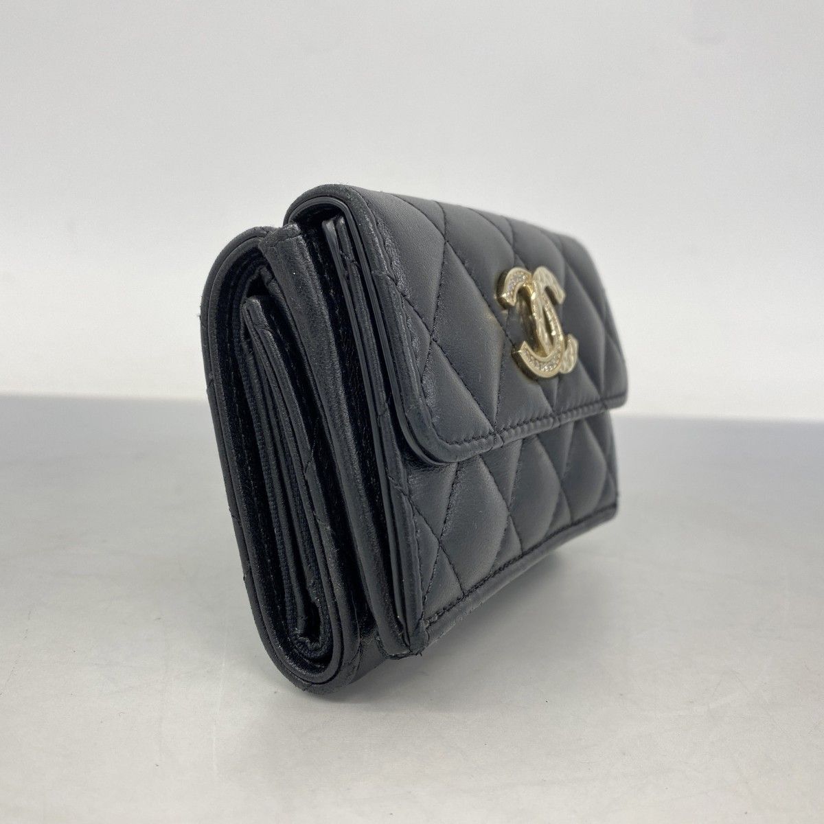 6 ab 0792-k シャネル 三つ折り財布 マトラッセ ラムスキン ブラック シャンパンゴールド金具 レディース