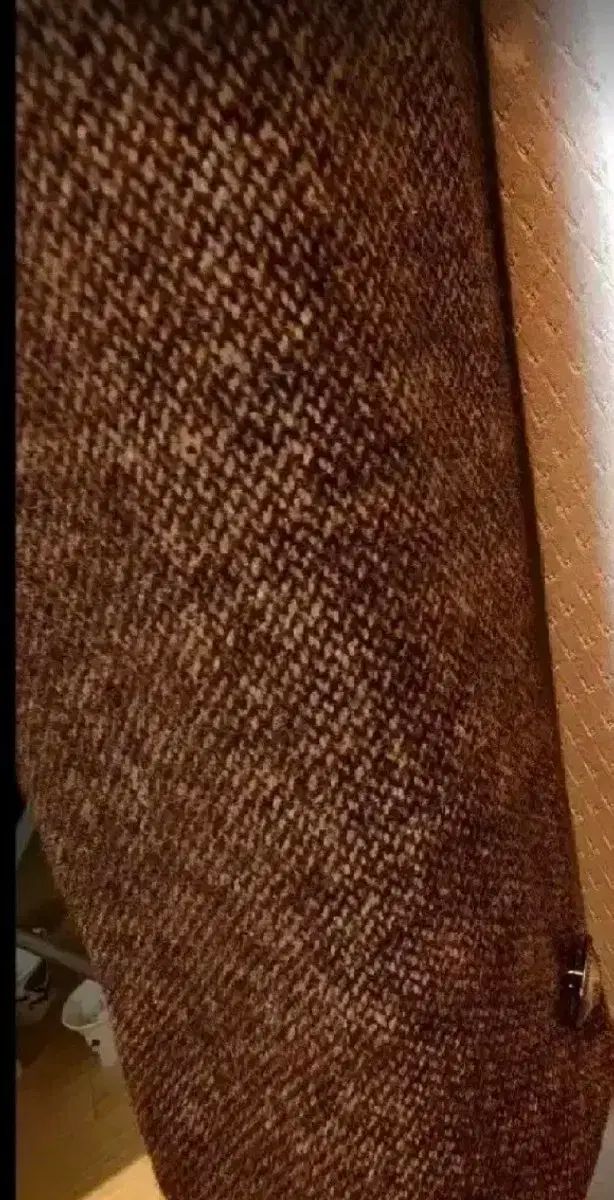 ヘリンボーン ゴールド装飾ボタン