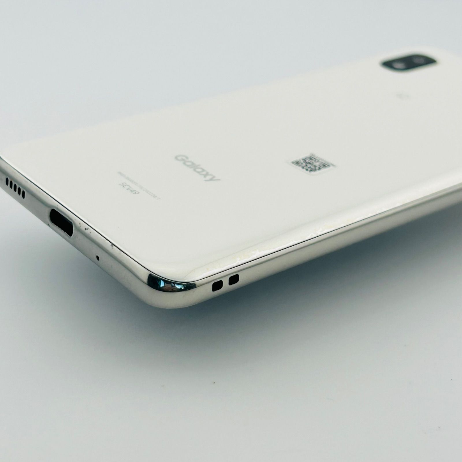 バッテリー良好 Galaxy A21 SCV49 64GB ホワイト SIMフリー(simロック