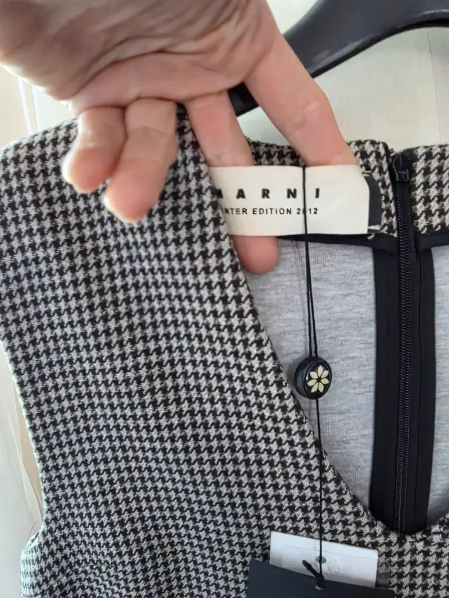 マルニ ヘリンボーン Vネック ONE PIECE