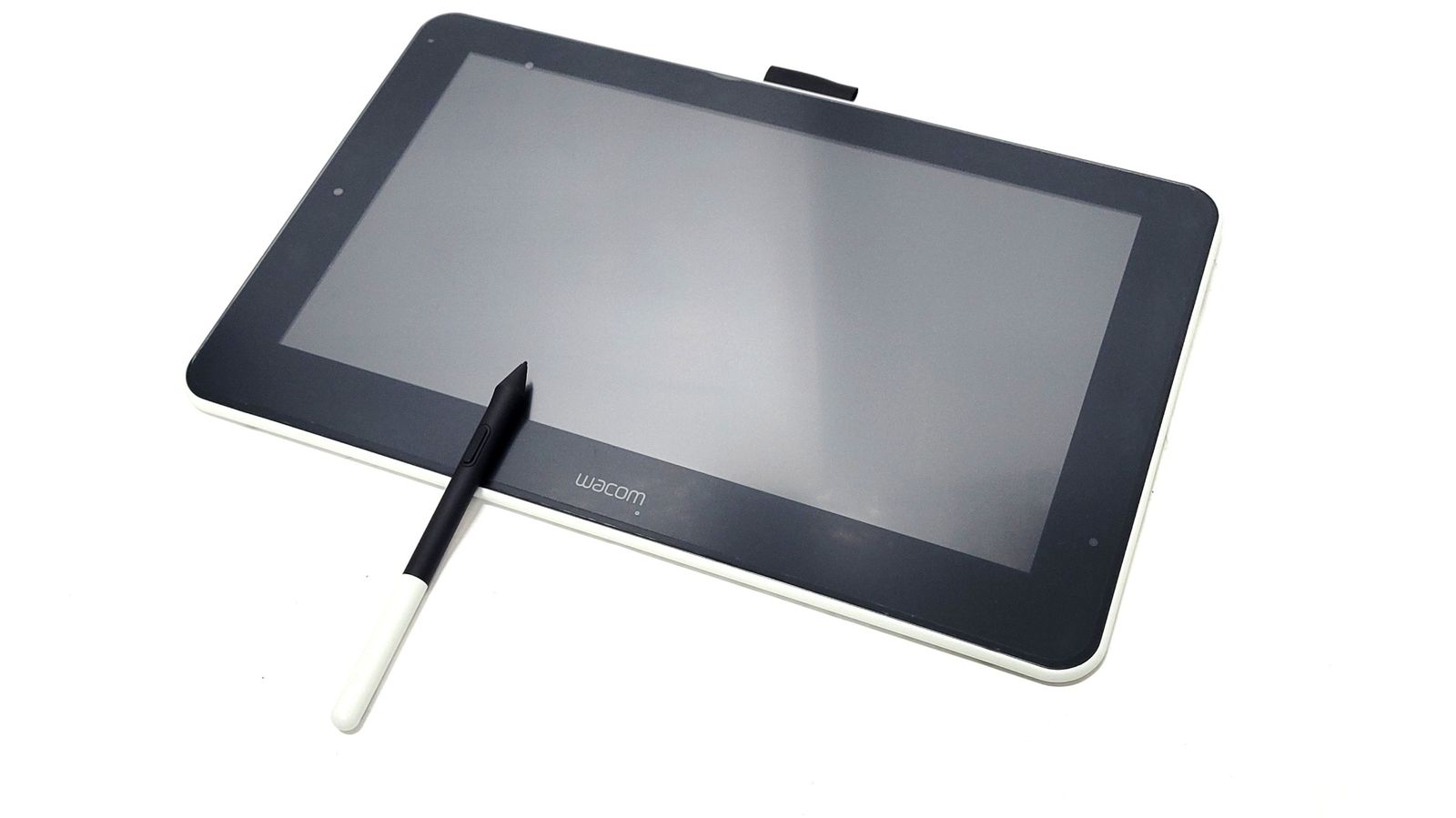 Wacom One DC133 ワコム ワン クリエイティブ　ペン ディスプレイ もっと気軽にはじめようWacom One ｜ワコムタブレットサイト｜Wacom