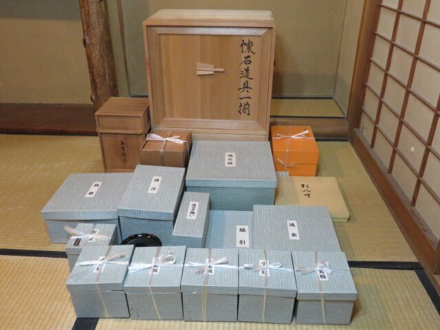 新春 輪島塗 久世宗春作 木製本漆塗懐石道具一式 と 宗禅作毛織燗鍋銚子と 杉八寸盆と 川瀬表完作縁高と 岡本陽斎作小吸椀 税込