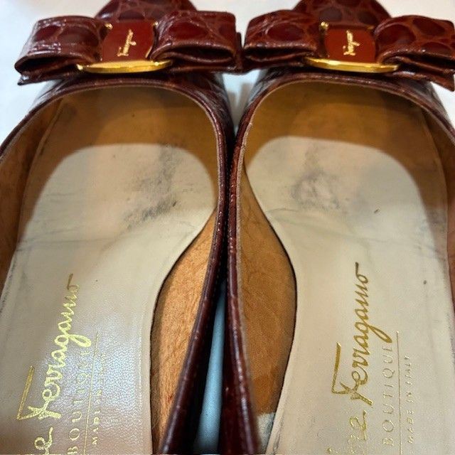フェラガモ SalvatoreFerragamo Vara ヴェラ クロコ型押しカーフレザー