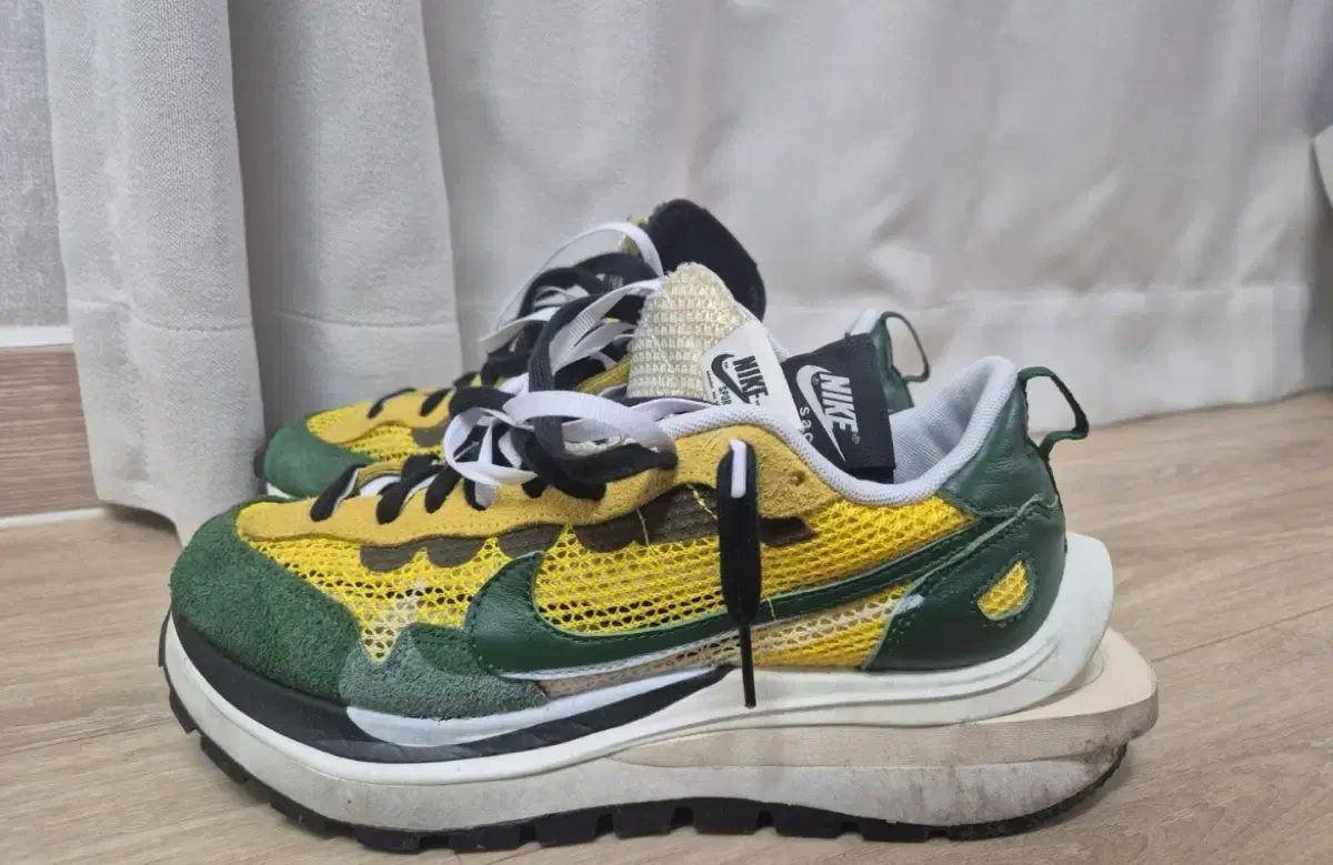 ナイキ サカイ ヴェイパーワッフル 黄緑 255