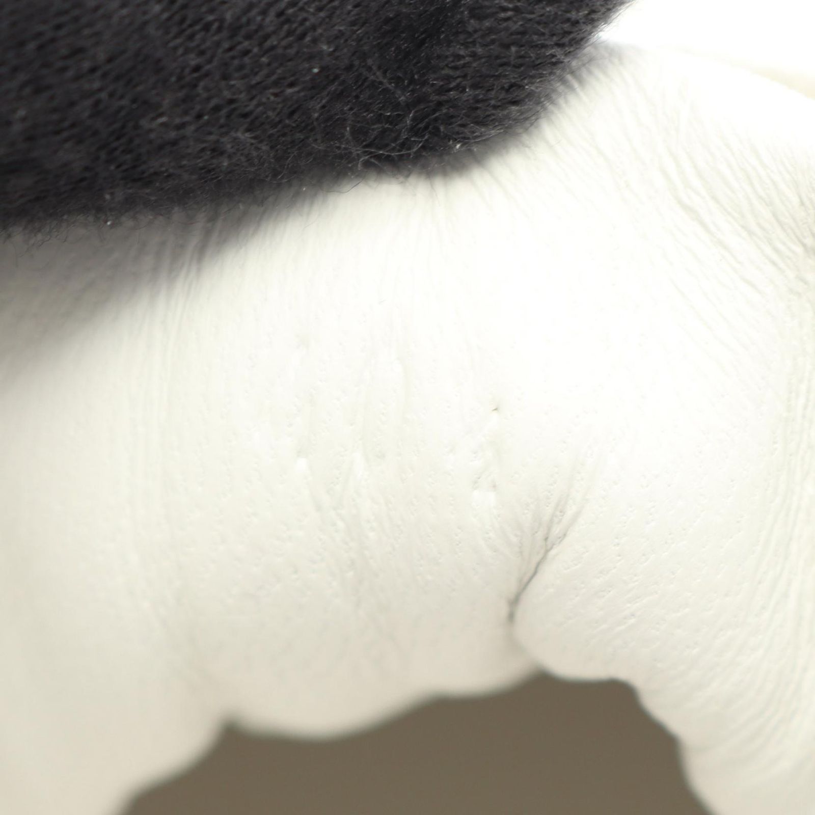 アンヴォル スウェード