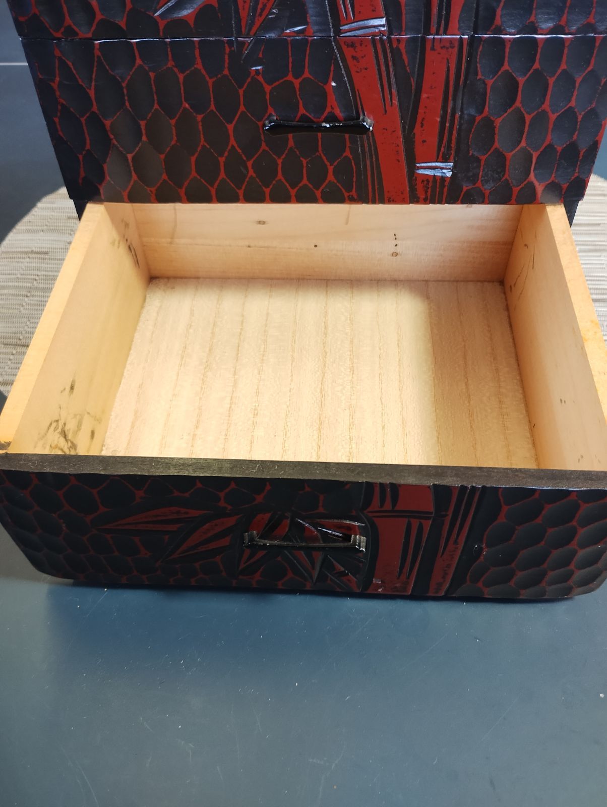 鎌倉彫 小物入れ 小引き出し 三段 木製 漆器 昭和レトロ2 - メルカリ