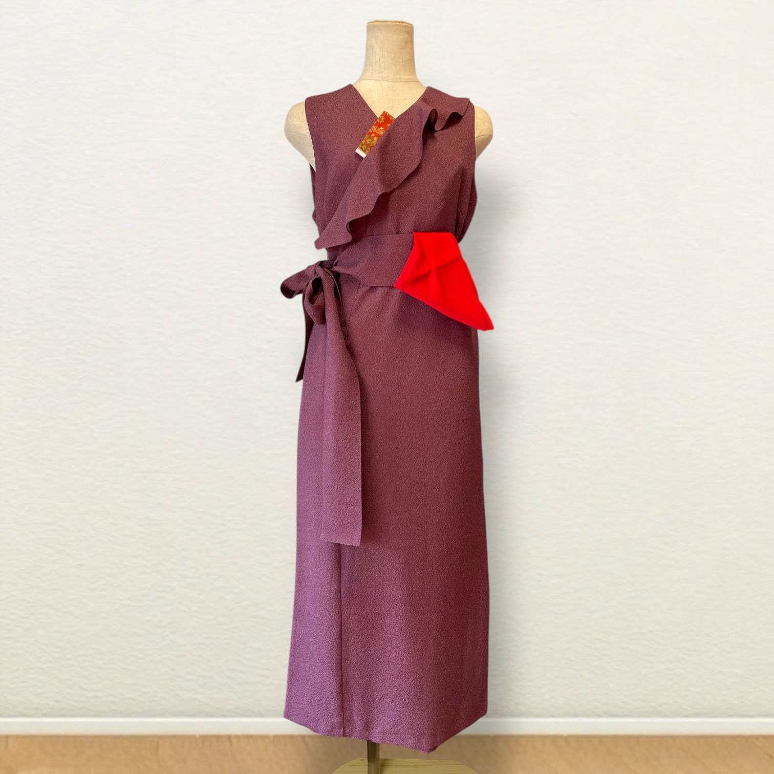 2 WAY Kanataの茶道ドレス MLサイズ 江戸小紋 赤紫が優しい縮緬の鮫小紋のお着物の着物で作ったおしゃれな茶道お稽古着 数寄屋袋付き