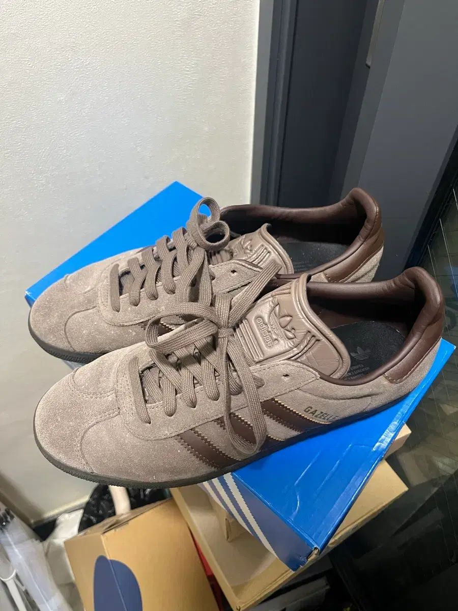 アディダス ガゼル US ストラタ ブラウン 270