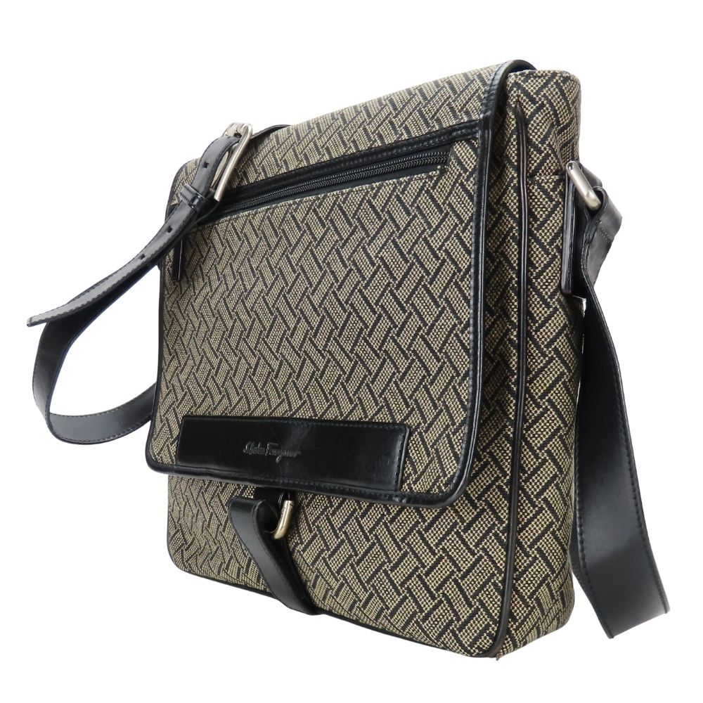 中古】 サルヴァトーレフェラガモ ショルダーバッグ FB-24 5020