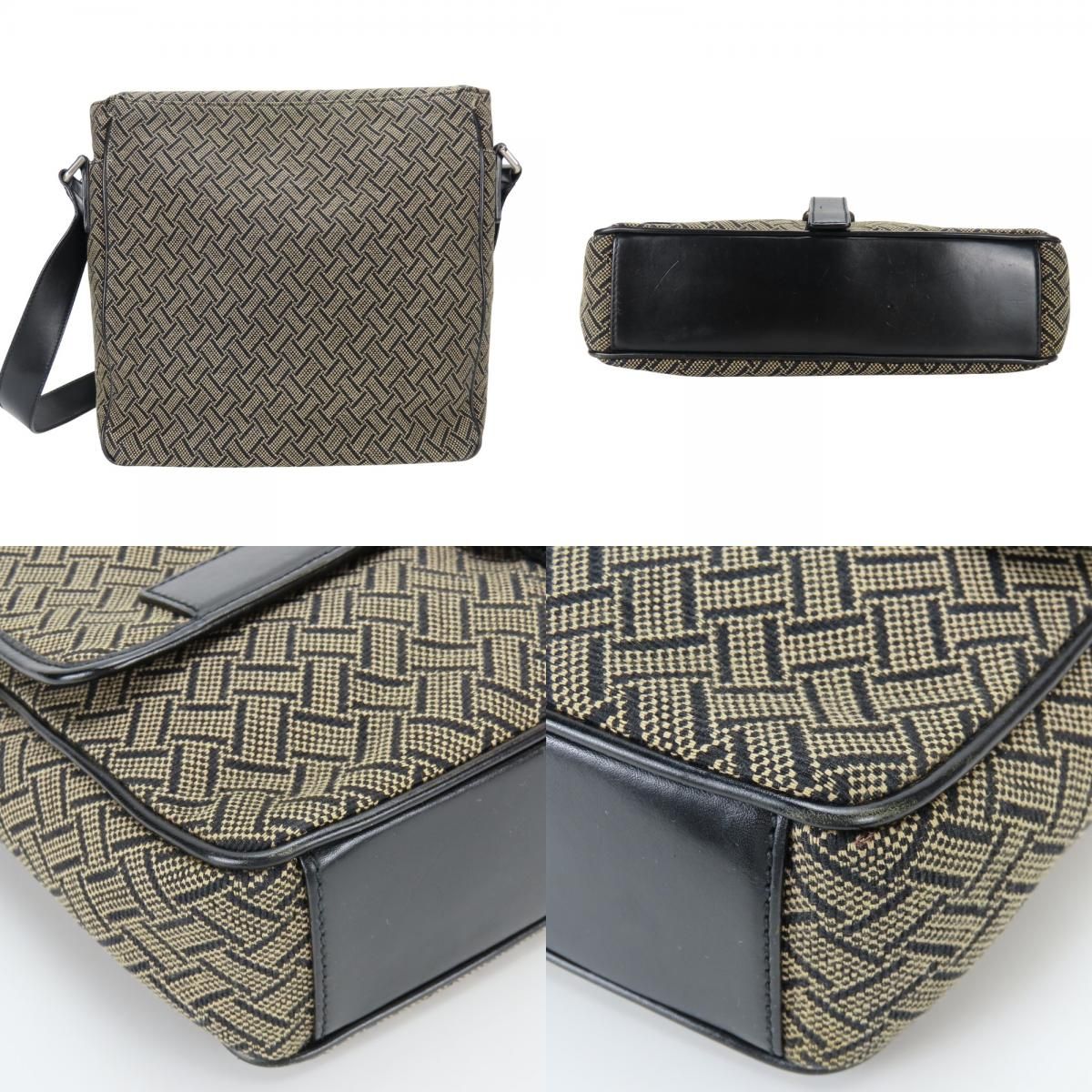 中古】 サルヴァトーレフェラガモ ショルダーバッグ FB-24 5020