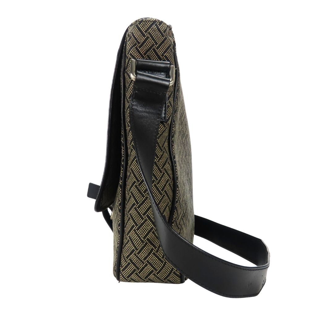 中古】 サルヴァトーレフェラガモ ショルダーバッグ FB-24 5020