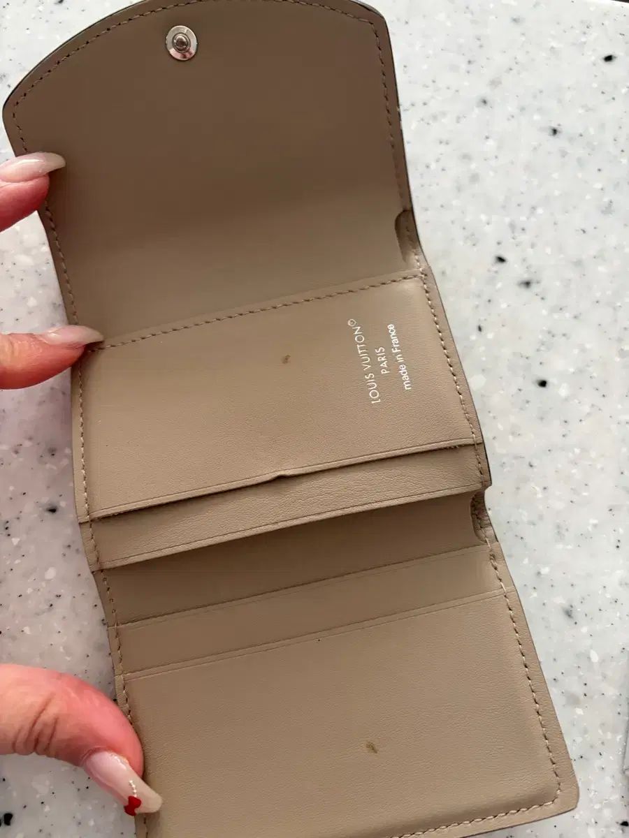  ルイヴィトン 二つ折り財布 長財布 小物